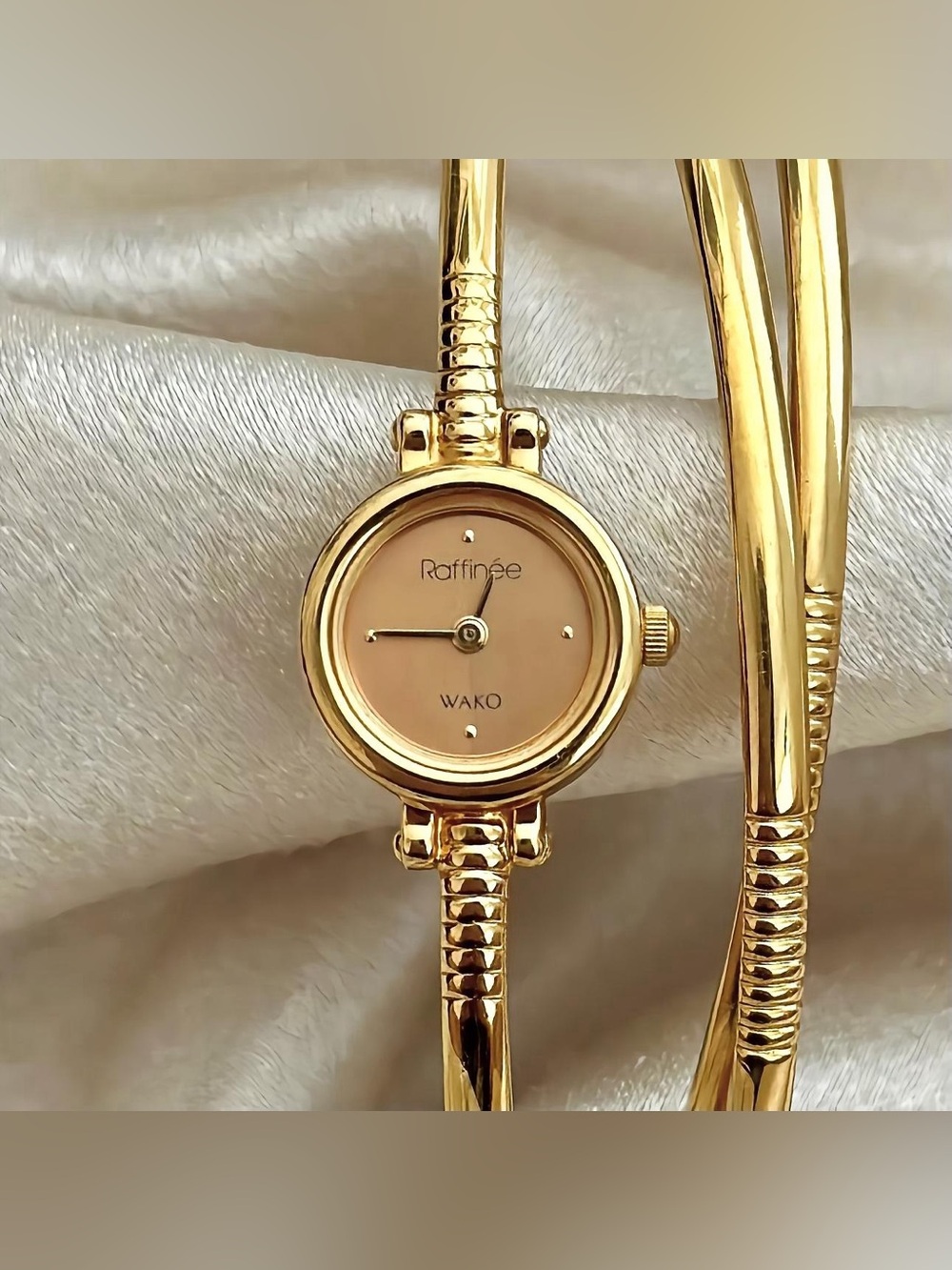 AUTHENTIC VERY RARE VINTAGE WAKO BY SEIKO DAINTY BANGLE GOLD WATCH - Picture 7 of 10